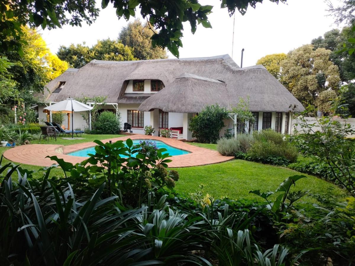 Libra Lodge Sandton Exterior foto